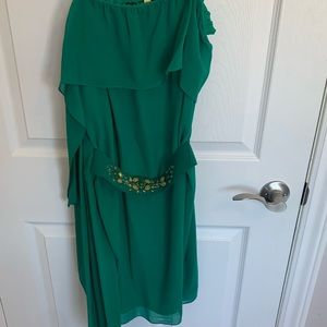 BCBG MaxAzria green flowy cocktail dress with belt size 8